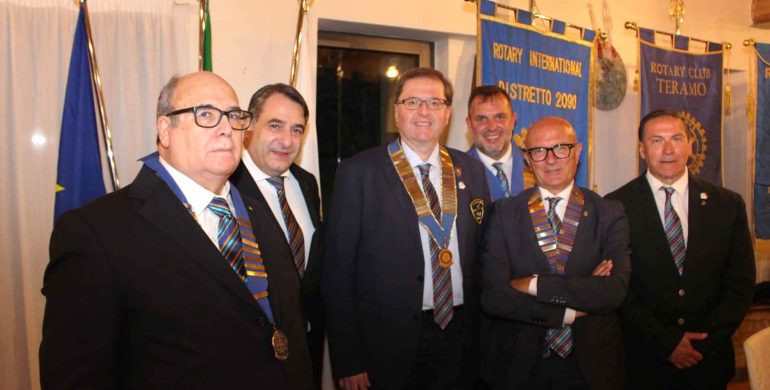 Il Governatore del Distretto 2090, Massimo De Liberato, in visita ai Rotary Club del Teramano