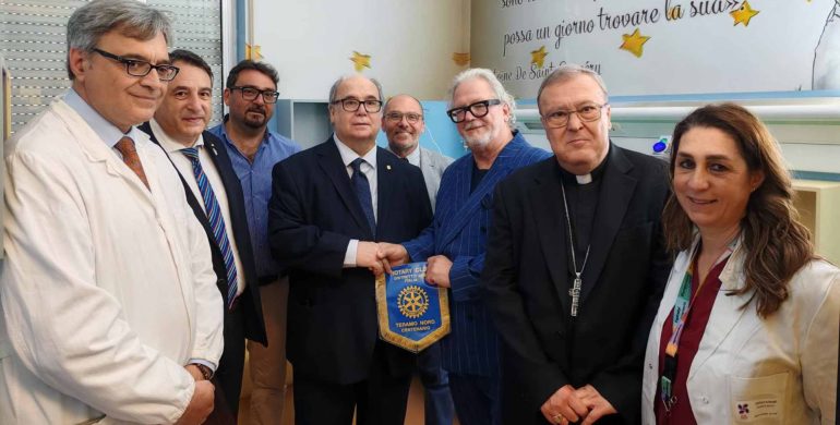 Il Rotary Teramo Nord Centenario inaugura la stanza “B-612” in Pediatria: un angolo di sogno e umanità